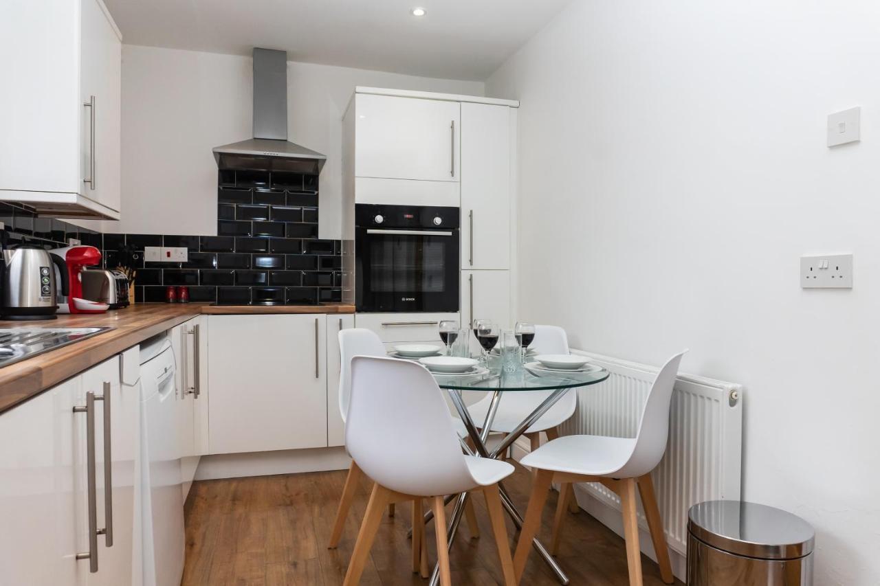 Relaxation By Olauda Sa - 3 Bed House With Free Parking Villa Bristol Exterior photo